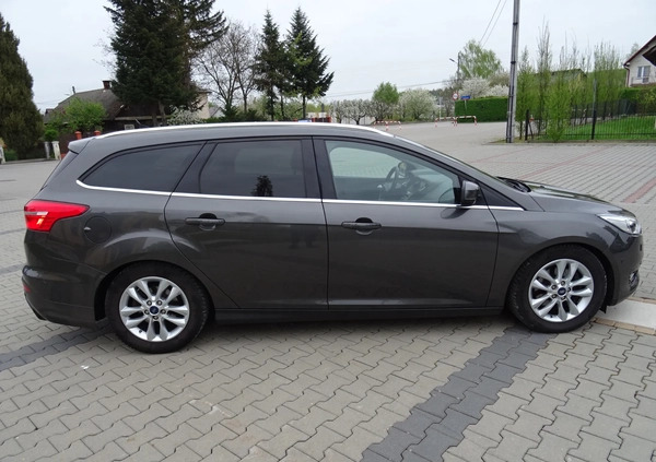 Ford Focus cena 45900 przebieg: 120000, rok produkcji 2015 z Słupsk małe 596